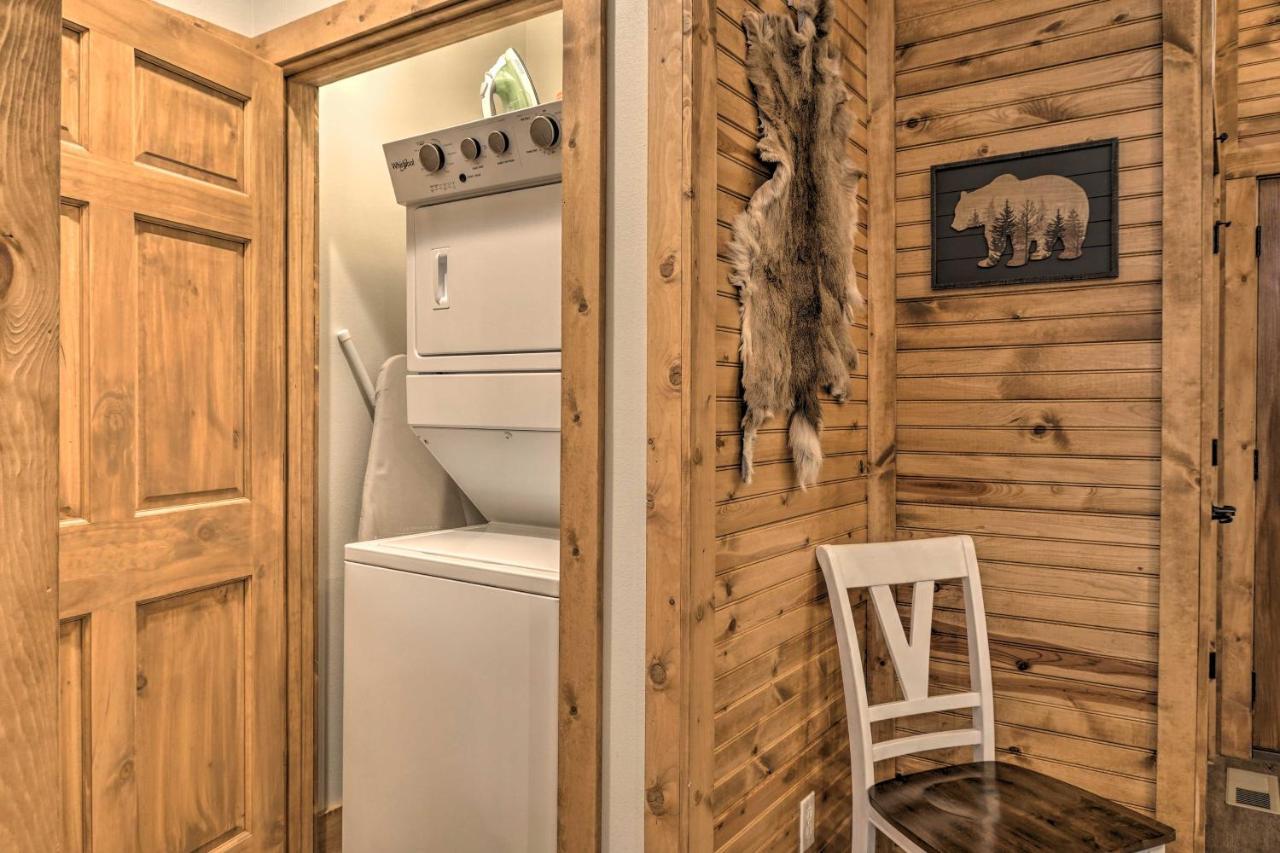 Branson West Cabin With Pool Access And Golfing Екстериор снимка