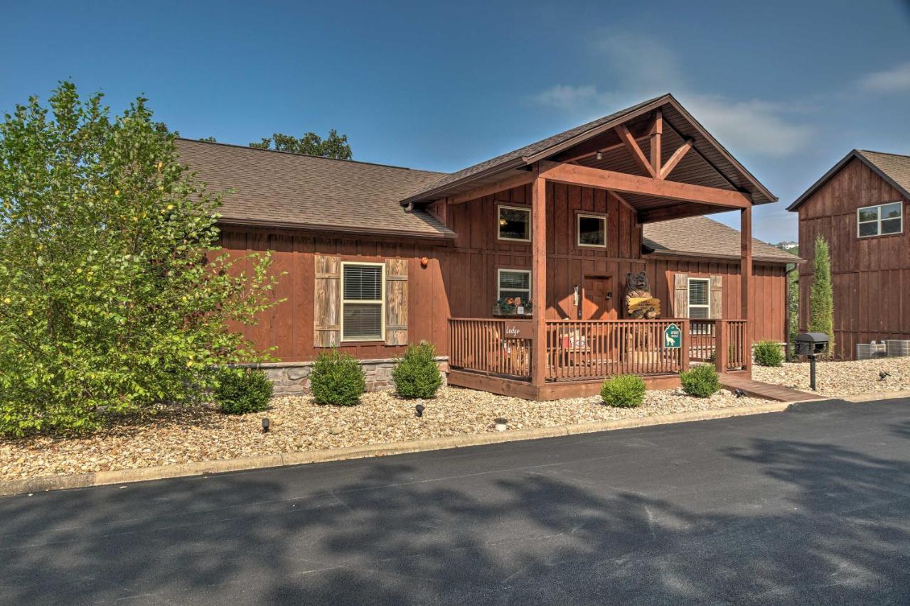 Branson West Cabin With Pool Access And Golfing Екстериор снимка