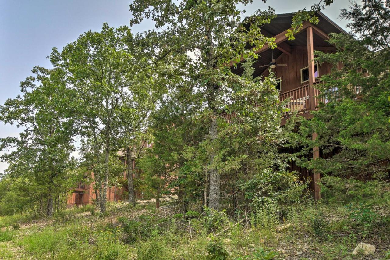 Branson West Cabin With Pool Access And Golfing Екстериор снимка