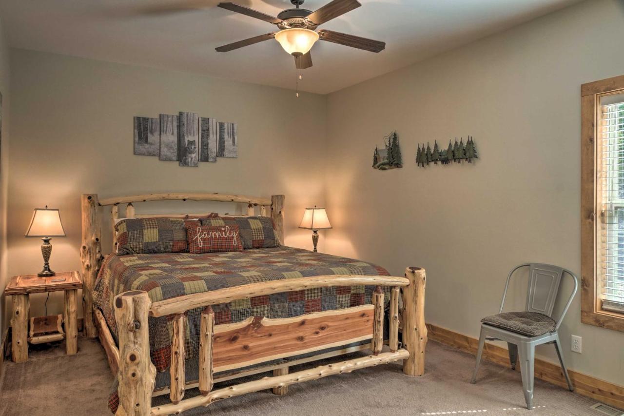 Branson West Cabin With Pool Access And Golfing Екстериор снимка