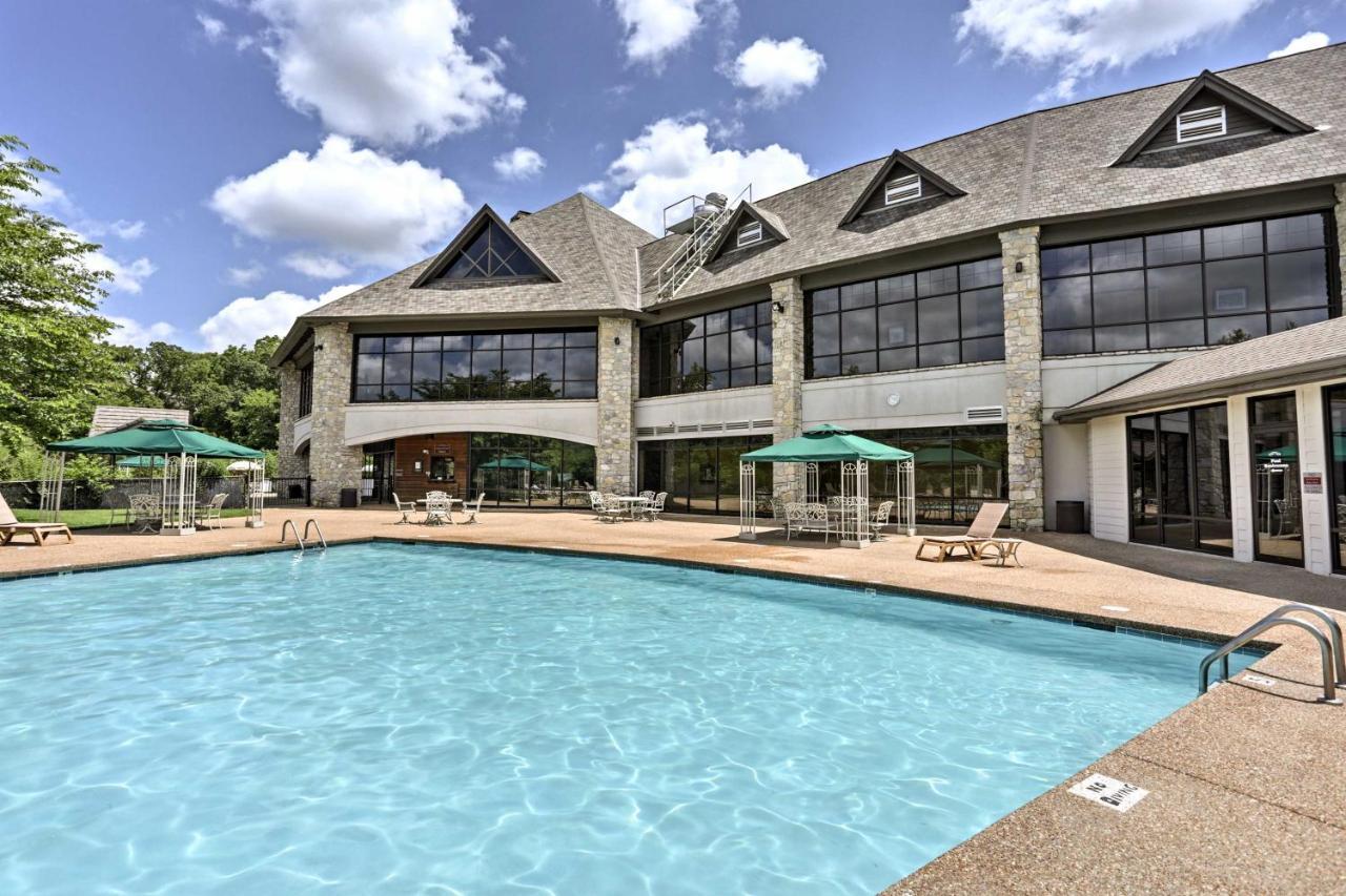 Branson West Cabin With Pool Access And Golfing Екстериор снимка